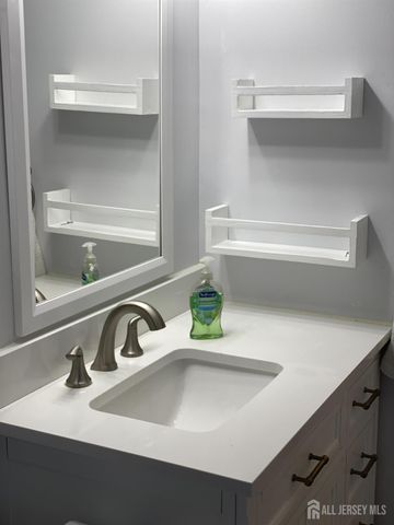 161 Evergreen Road 13A, Edison, NJ 08837