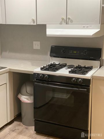 161 Evergreen Road 13A, Edison, NJ 08837