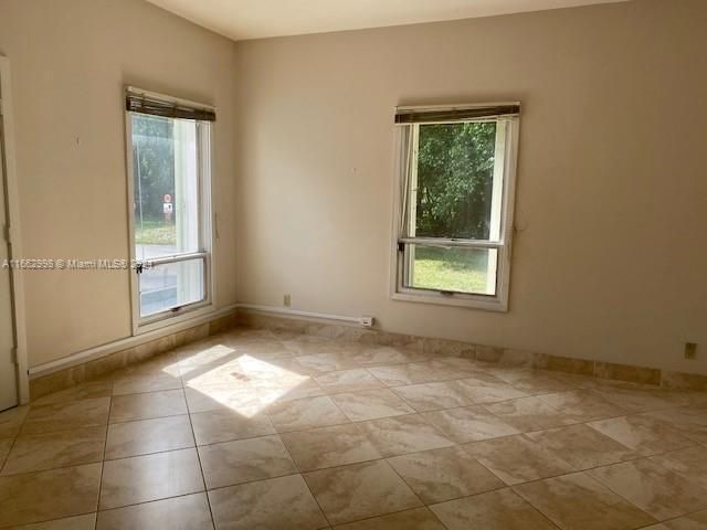 4450 S Jog Road, Greenacres, FL 33467