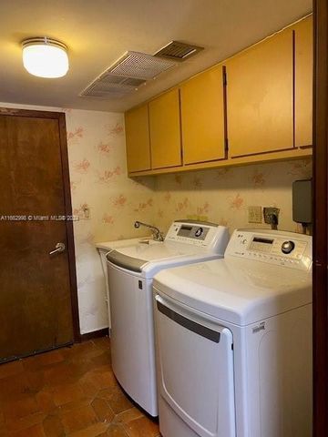 4450 S Jog Road, Greenacres, FL 33467