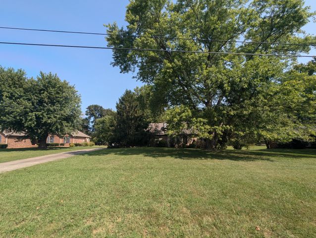 316 Southwinds Dr, Hermitage, TN 37076