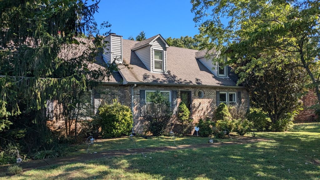 316 Southwinds Dr, Hermitage, TN 37076