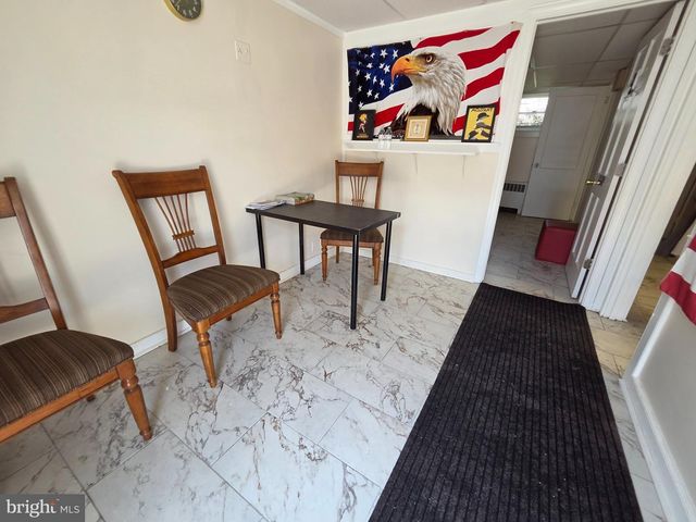 210 LONG LN, Upper Darby, PA 19082