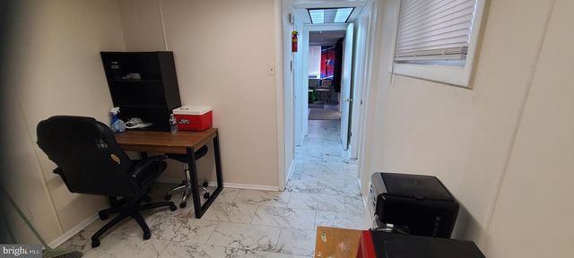 210 LONG LN, Upper Darby, PA 19082