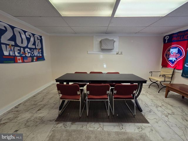 210 LONG LN, Upper Darby, PA 19082