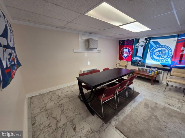 210 LONG LN, Upper Darby, PA 19082