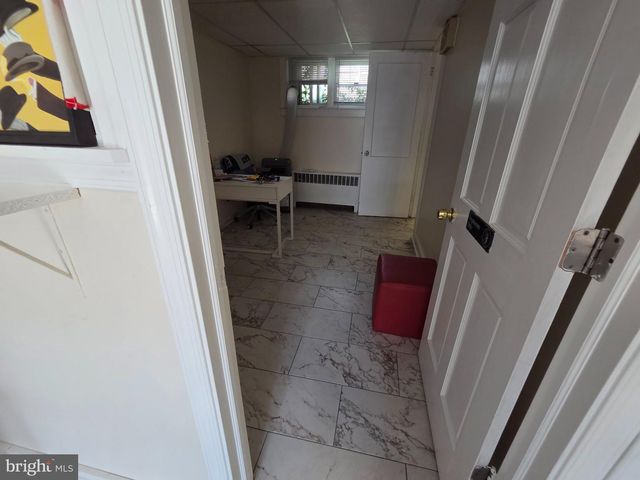 210 LONG LN, Upper Darby, PA 19082