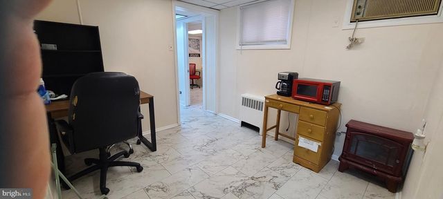 210 LONG LN, Upper Darby, PA 19082