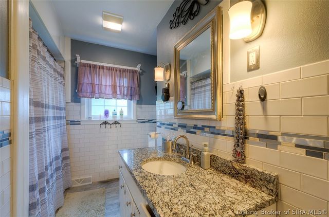 1352 Slate Run Road, New Albany, IN 47150