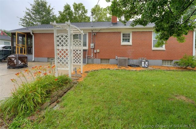 1352 Slate Run Road, New Albany, IN 47150