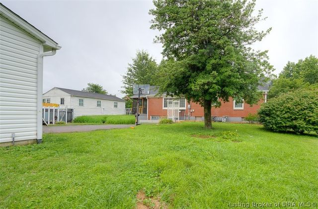 1352 Slate Run Road, New Albany, IN 47150