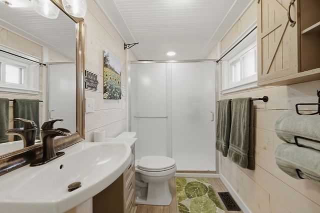 51 Spring Street, Lunenburg, MA 01462