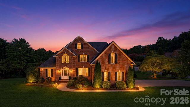 1064 Baker Barn Road, Hickory, NC 28602