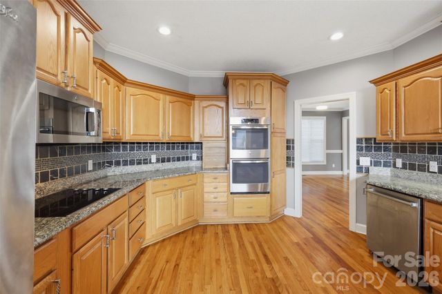 1064 Baker Barn Road, Hickory, NC 28602