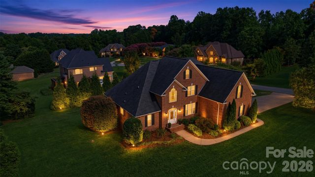 1064 Baker Barn Road, Hickory, NC 28602