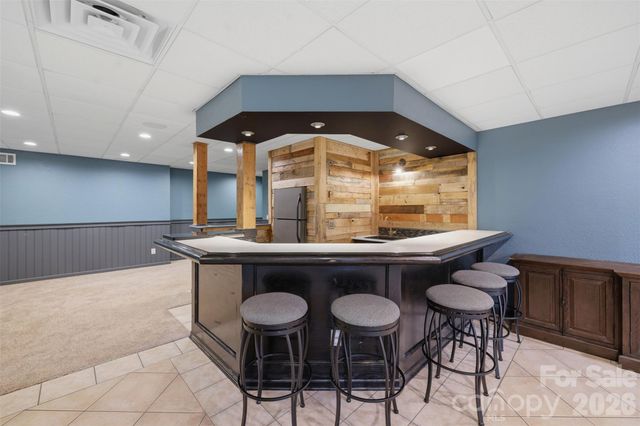 1064 Baker Barn Road, Hickory, NC 28602
