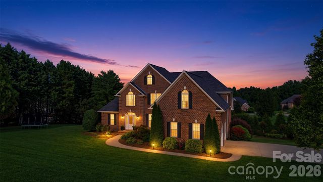1064 Baker Barn Road, Hickory, NC 28602
