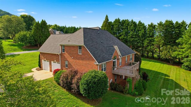 1064 Baker Barn Road, Hickory, NC 28602
