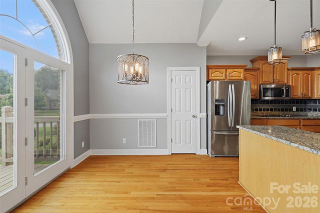 1064 Baker Barn Road, Hickory, NC 28602
