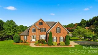 1064 Baker Barn Road, Hickory, NC 28602
