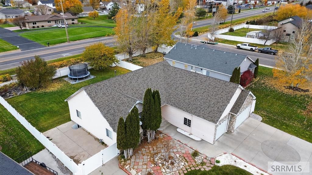 Image 3 of property listing at 3810 Summer Circle, Idaho Falls, ID 83404