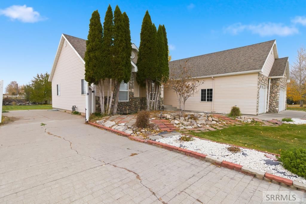 Image 4 of property listing at 3810 Summer Circle, Idaho Falls, ID 83404