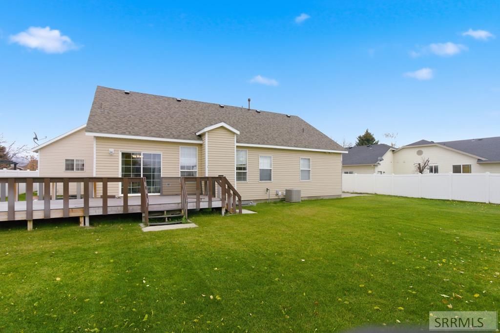 Image 5 of property listing at 3810 Summer Circle, Idaho Falls, ID 83404