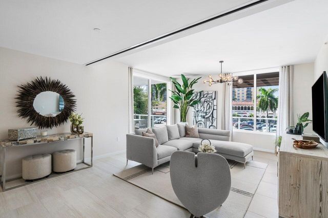 200 SE Mizner Boulevard 211, Boca Raton, FL 33432