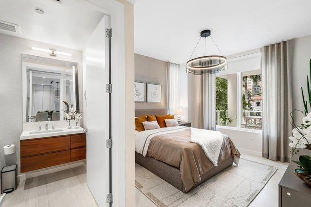 200 SE Mizner Boulevard 211, Boca Raton, FL 33432