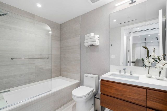 200 SE Mizner Boulevard 211, Boca Raton, FL 33432