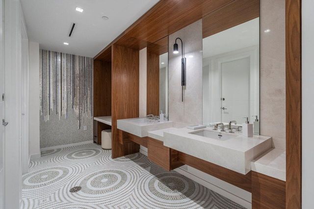 200 SE Mizner Boulevard 211, Boca Raton, FL 33432