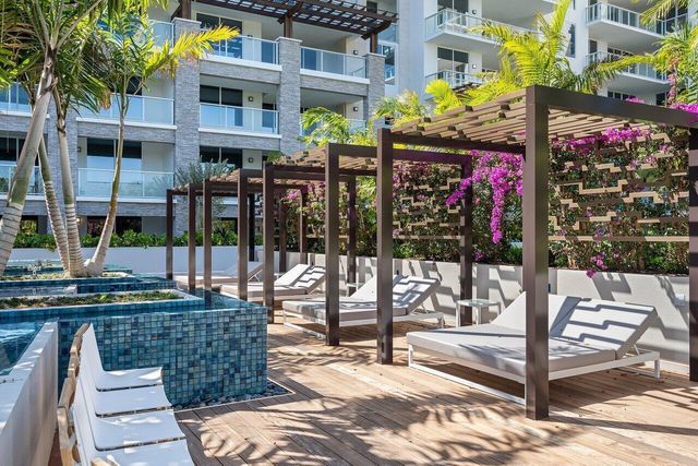 200 SE Mizner Boulevard 211, Boca Raton, FL 33432
