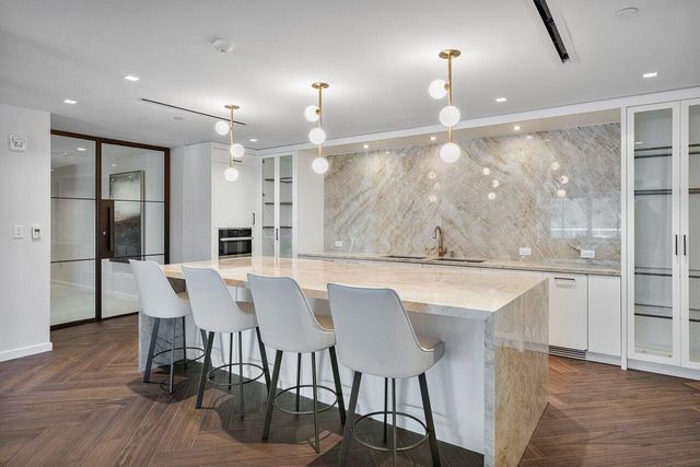 200 SE Mizner Boulevard 211, Boca Raton, FL 33432