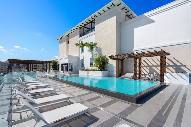 200 SE Mizner Boulevard 211, Boca Raton, FL 33432
