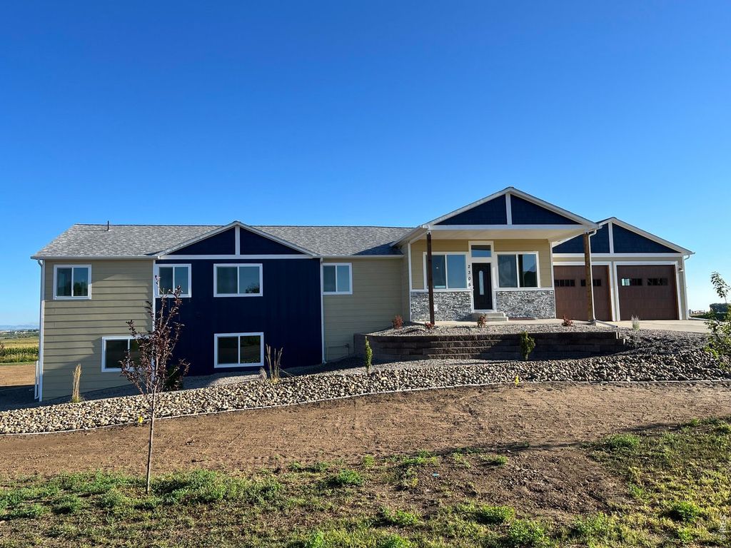 2305 Apple St, Longmont, CO 80504