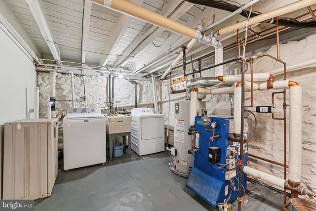 14 SUMMERFIELD RD, Gwynn Oak, MD 21207