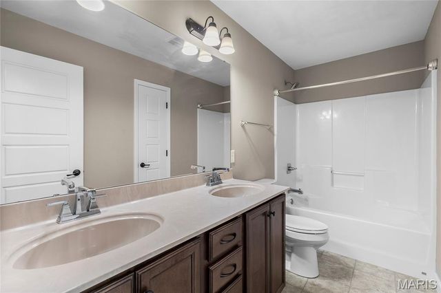 1420 Winchester Grove Court, O'fallon, IL 62269