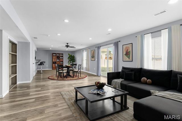 1420 Winchester Grove Court, O'fallon, IL 62269