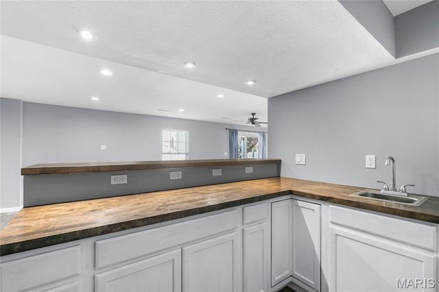 1420 Winchester Grove Court, O'fallon, IL 62269