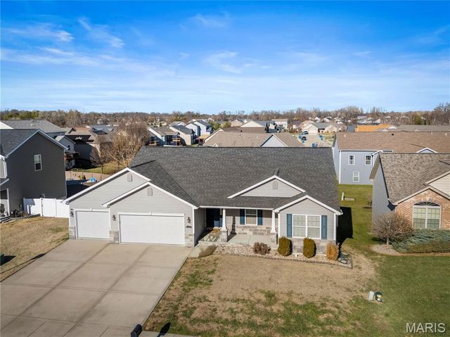 1420 Winchester Grove Court, O'fallon, IL 62269