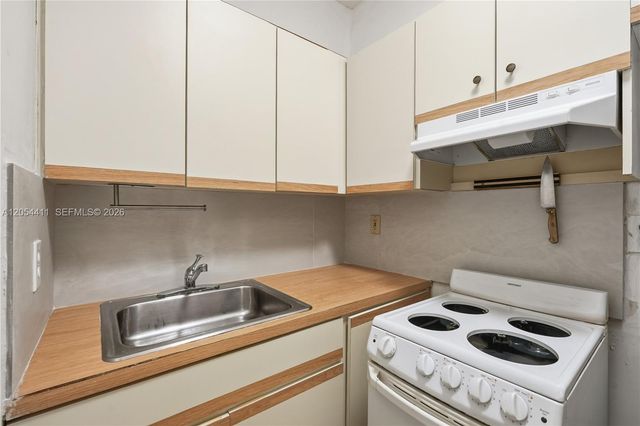 3409 S Le Jeune Road 11, Coral Gables, FL 33134