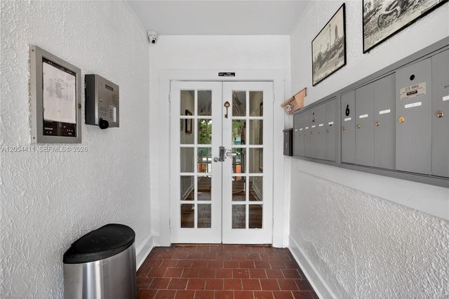 3409 S Le Jeune Road 11, Coral Gables, FL 33134
