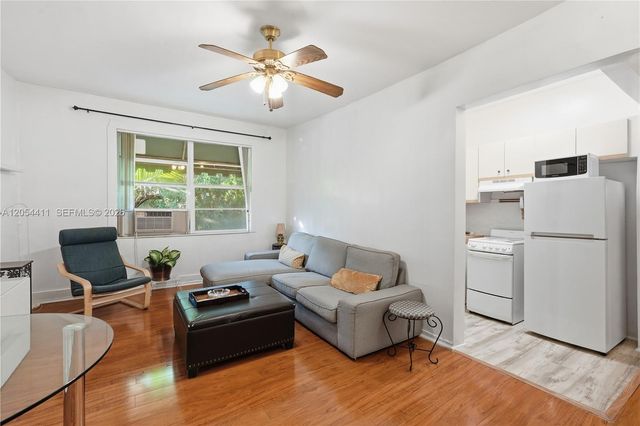 3409 S Le Jeune Road 11, Coral Gables, FL 33134