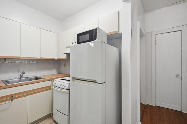 3409 S Le Jeune Road 11, Coral Gables, FL 33134