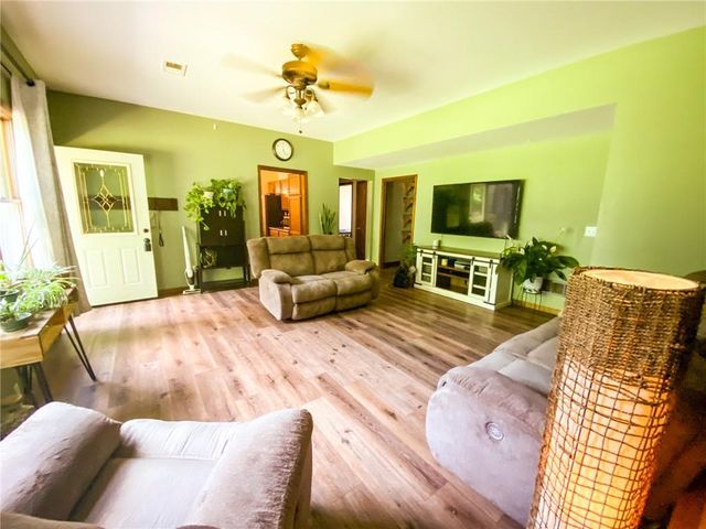 25309 E 317th Terrace, Harrisonville, MO 64701