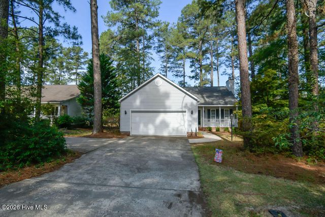 2545 Longleaf Drive SW, Pinehurst, NC 28374