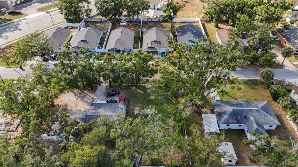 Image 2 of property listing at 3013 N 48TH STREET 1/2, Tampa, FL 33605