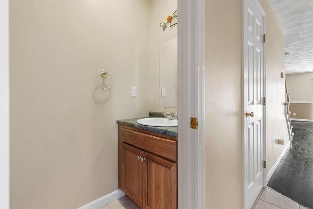 18 Dale Street 9 D, Andover, MA 01810