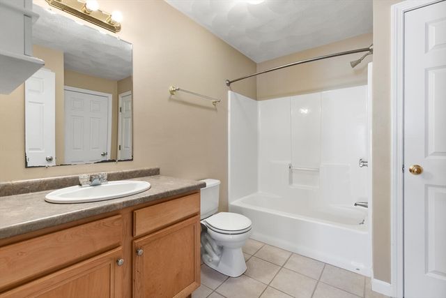 18 Dale Street 9 D, Andover, MA 01810