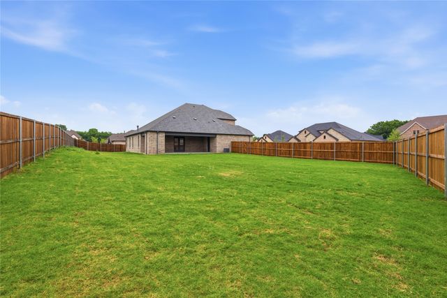 702 Anne Road, Van Alstyne, TX 75495